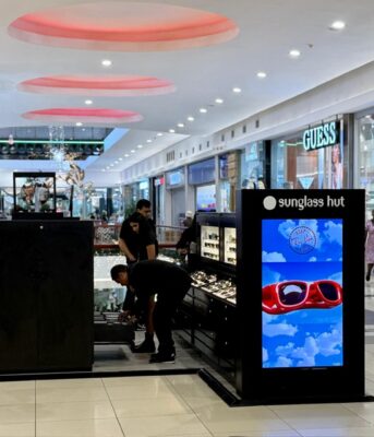 Sunglass Hut